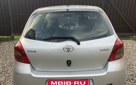 Toyota Yaris III рестайлинг, 2007 год, 600 000 рублей, 13 фотография