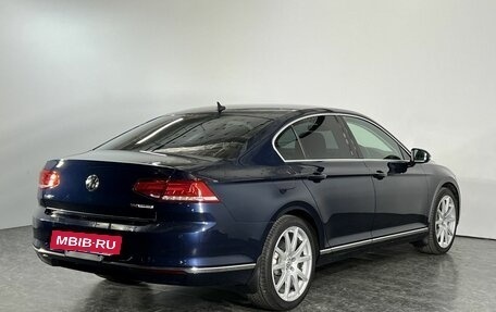 Volkswagen Passat B8 рестайлинг, 2015 год, 1 920 000 рублей, 3 фотография