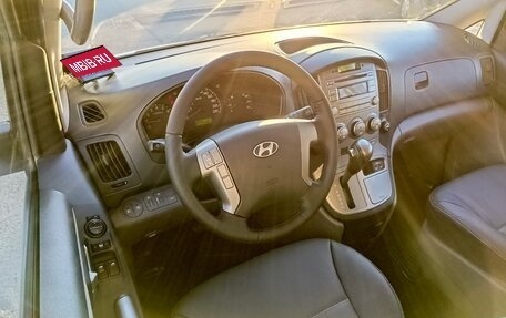 Hyundai H-1 II рестайлинг, 2014 год, 2 370 000 рублей, 17 фотография