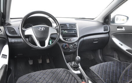 Hyundai Solaris II рестайлинг, 2013 год, 1 049 000 рублей, 12 фотография