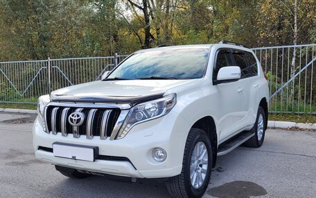 Toyota Land Cruiser Prado 150 рестайлинг 2, 2015 год, 4 590 000 рублей, 3 фотография