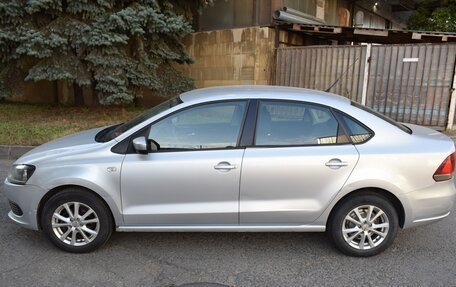 Volkswagen Polo VI (EU Market), 2011 год, 750 000 рублей, 2 фотография