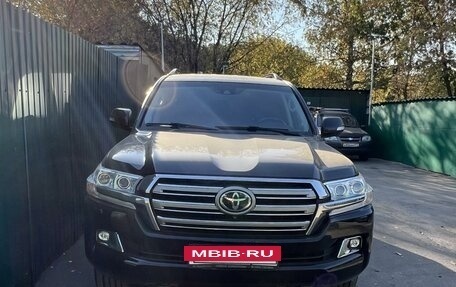 Toyota Land Cruiser 200, 2016 год, 6 800 000 рублей, 2 фотография