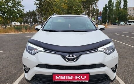 Toyota RAV4, 2017 год, 2 790 000 рублей, 3 фотография