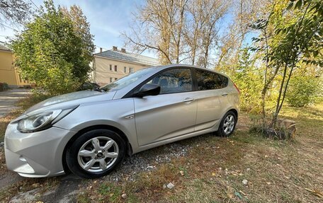 Hyundai Solaris II рестайлинг, 2012 год, 850 000 рублей, 7 фотография