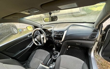 Hyundai Solaris II рестайлинг, 2012 год, 850 000 рублей, 10 фотография