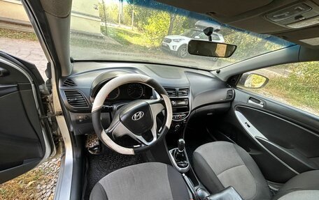 Hyundai Solaris II рестайлинг, 2012 год, 850 000 рублей, 12 фотография