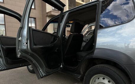 Chevrolet Niva I рестайлинг, 2014 год, 650 000 рублей, 15 фотография