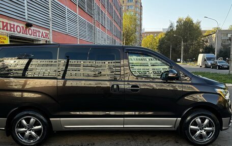 Hyundai Grand Starex Grand Starex I рестайлинг 2, 2018 год, 5 500 000 рублей, 5 фотография