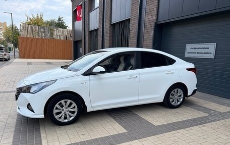 Hyundai Solaris II рестайлинг, 2021 год, 1 815 000 рублей, 3 фотография