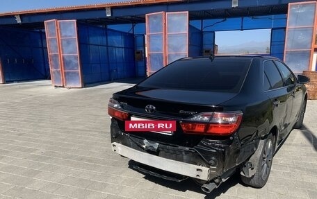 Toyota Camry, 2017 год, 1 950 000 рублей, 6 фотография