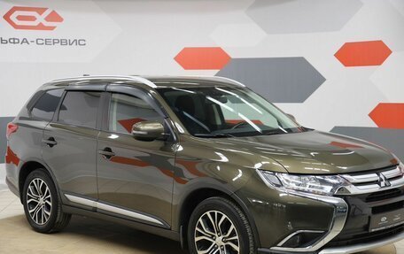 Mitsubishi Outlander III рестайлинг 3, 2018 год, 2 250 000 рублей, 3 фотография