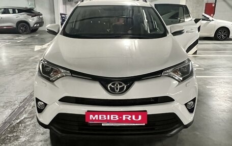 Toyota RAV4, 2019 год, 2 600 000 рублей, 6 фотография