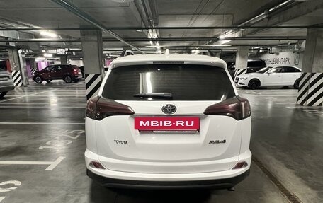 Toyota RAV4, 2019 год, 2 600 000 рублей, 10 фотография