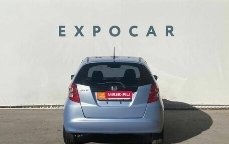 Honda Fit III, 2008 год, 700 000 рублей, 2 фотография