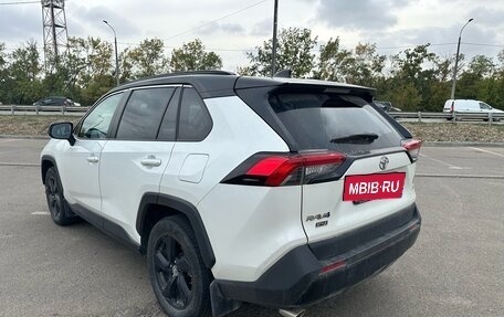 Toyota RAV4, 2021 год, 4 290 000 рублей, 3 фотография