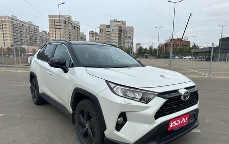 Toyota RAV4, 2021 год, 4 290 000 рублей, 2 фотография