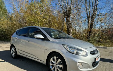 Hyundai Solaris II рестайлинг, 2011 год, 1 020 000 рублей, 1 фотография