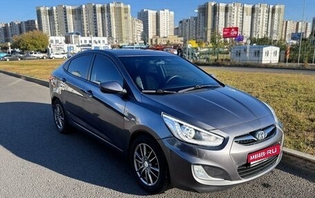 Hyundai Solaris II рестайлинг, 2012 год, 980 000 рублей, 1 фотография