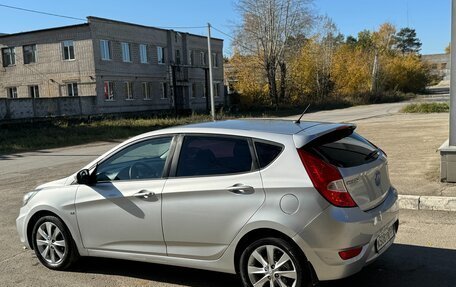 Hyundai Solaris II рестайлинг, 2011 год, 1 020 000 рублей, 3 фотография