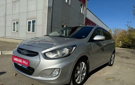 Hyundai Solaris II рестайлинг, 2011 год, 1 020 000 рублей, 7 фотография