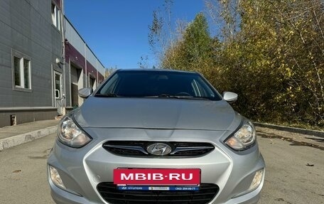 Hyundai Solaris II рестайлинг, 2011 год, 1 020 000 рублей, 8 фотография