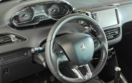 Peugeot 208 II, 2013 год, 865 000 рублей, 14 фотография