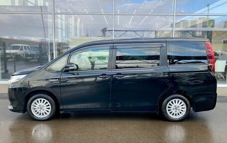 Toyota Noah III, 2015 год, 1 960 000 рублей, 8 фотография