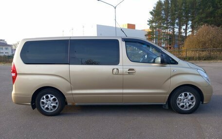 Hyundai H-1 II рестайлинг, 2008 год, 1 401 000 рублей, 4 фотография