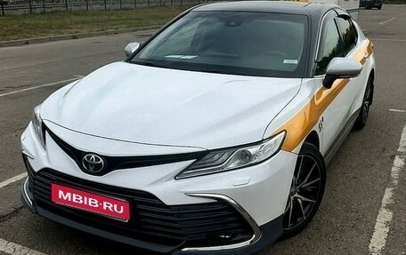 Toyota Camry, 2021 год, 3 100 000 рублей, 1 фотография