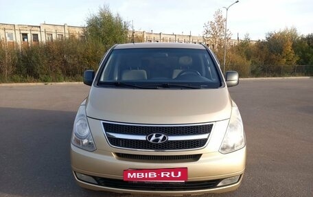 Hyundai H-1 II рестайлинг, 2008 год, 1 401 000 рублей, 2 фотография