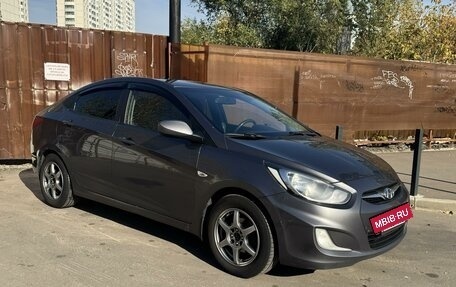 Hyundai Solaris II рестайлинг, 2011 год, 785 000 рублей, 8 фотография