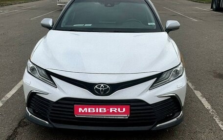 Toyota Camry, 2021 год, 3 100 000 рублей, 2 фотография