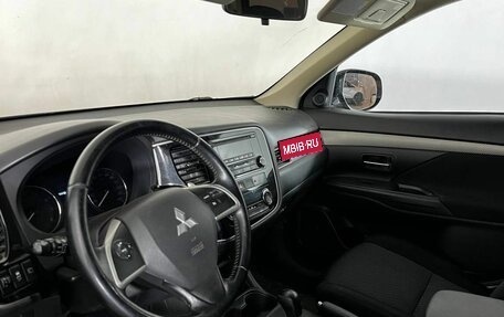 Mitsubishi Outlander III рестайлинг 3, 2012 год, 1 430 000 рублей, 13 фотография