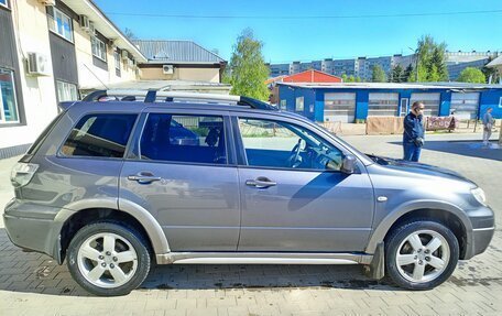 Mitsubishi Outlander III рестайлинг 3, 2005 год, 815 000 рублей, 10 фотография