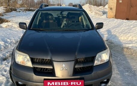 Mitsubishi Outlander III рестайлинг 3, 2005 год, 815 000 рублей, 9 фотография