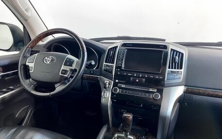 Toyota Land Cruiser 200, 2014 год, 4 699 000 рублей, 13 фотография