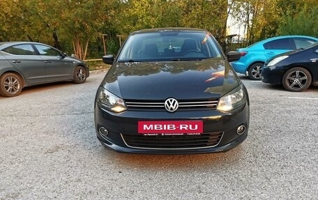 Volkswagen Polo VI (EU Market), 2013 год, 850 000 рублей, 2 фотография