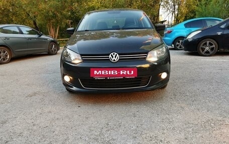 Volkswagen Polo VI (EU Market), 2013 год, 850 000 рублей, 24 фотография