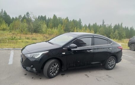 Hyundai Solaris II рестайлинг, 2022 год, 2 300 000 рублей, 5 фотография