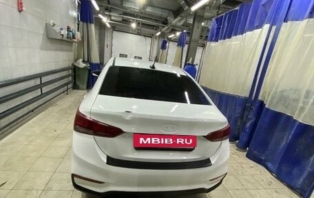 Hyundai Solaris II рестайлинг, 2017 год, 700 000 рублей, 5 фотография