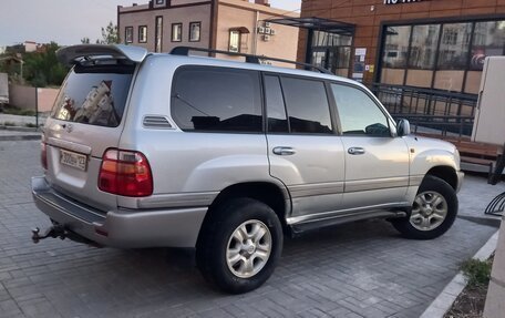 Toyota Land Cruiser 100 рестайлинг 2, 2006 год, 2 100 000 рублей, 3 фотография