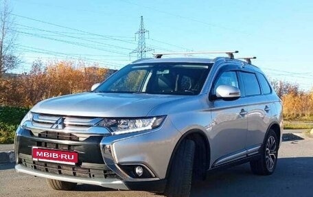 Mitsubishi Outlander III рестайлинг 3, 2015 год, 2 380 000 рублей, 8 фотография