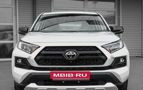 Toyota RAV4, 2024 год, 5 290 000 рублей, 2 фотография