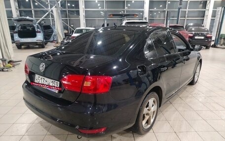 Volkswagen Jetta VI, 2013 год, 1 100 000 рублей, 3 фотография