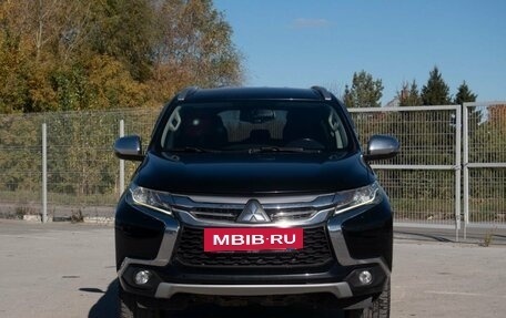 Mitsubishi Pajero Sport III рестайлинг, 2016 год, 3 300 000 рублей, 14 фотография