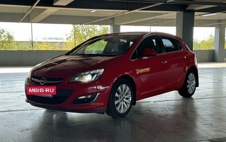 Opel Astra J, 2013 год, 950 000 рублей, 3 фотография