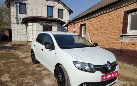 Renault Logan II, 2017 год, 752 000 рублей, 11 фотография