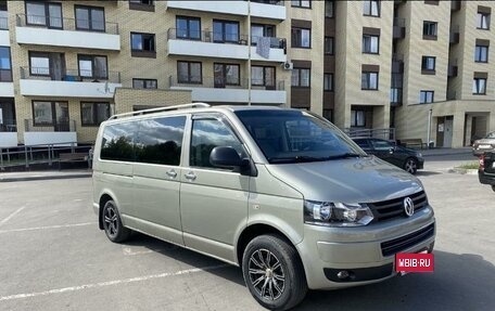 Volkswagen Caravelle T5, 2008 год, 1 850 000 рублей, 2 фотография