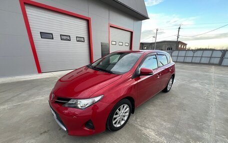 Toyota Auris II, 2013 год, 1 370 000 рублей, 1 фотография